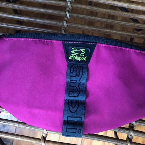 Bundle - Running belt (like new) and matching water bottle - Picture 3 of 6